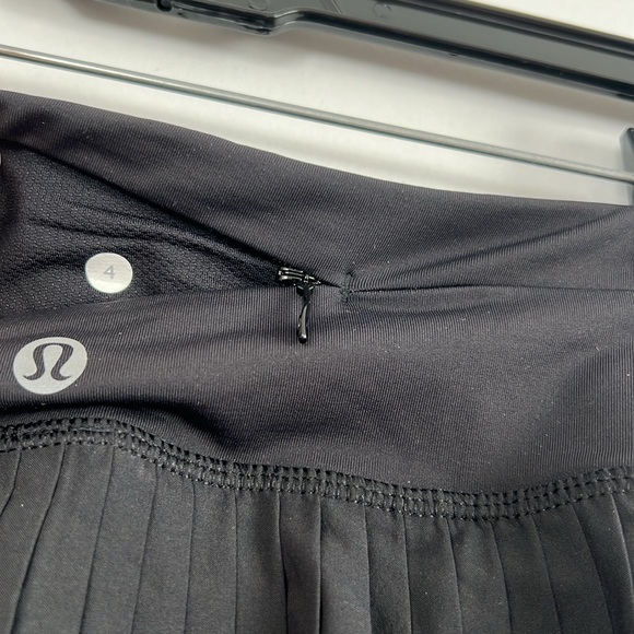 Lululemon pleated skirt - Picture 6 of 9